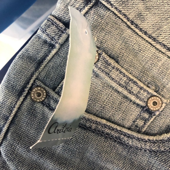 NWT Aritzia Talula Jean Shorts - Picture 5 of 6